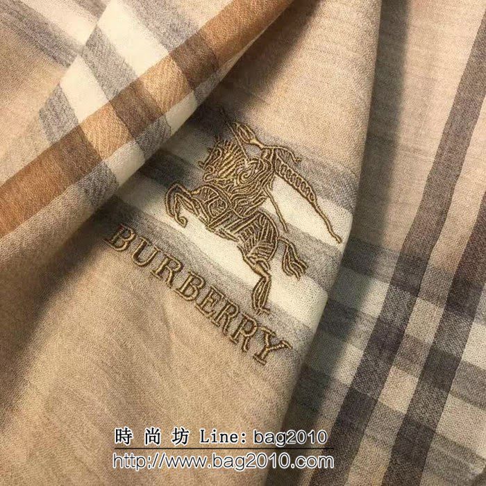 BURBERRY巴寶莉原單 18專櫃新款格紋戒指絨圍巾 LLWJ6080